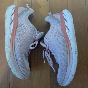 Outdoor Voices HOKAS Clifton’s 4 Pink